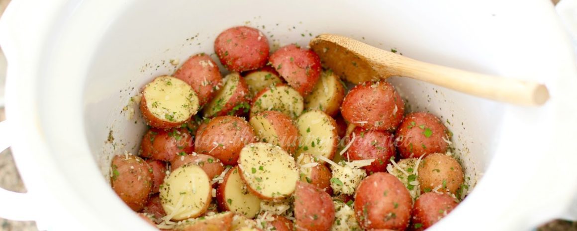 Slow cooker garlic potatoes.